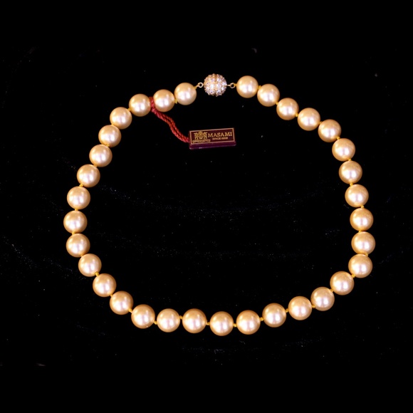 Golden Mother of Pearl necklace - Picture 2 of 6